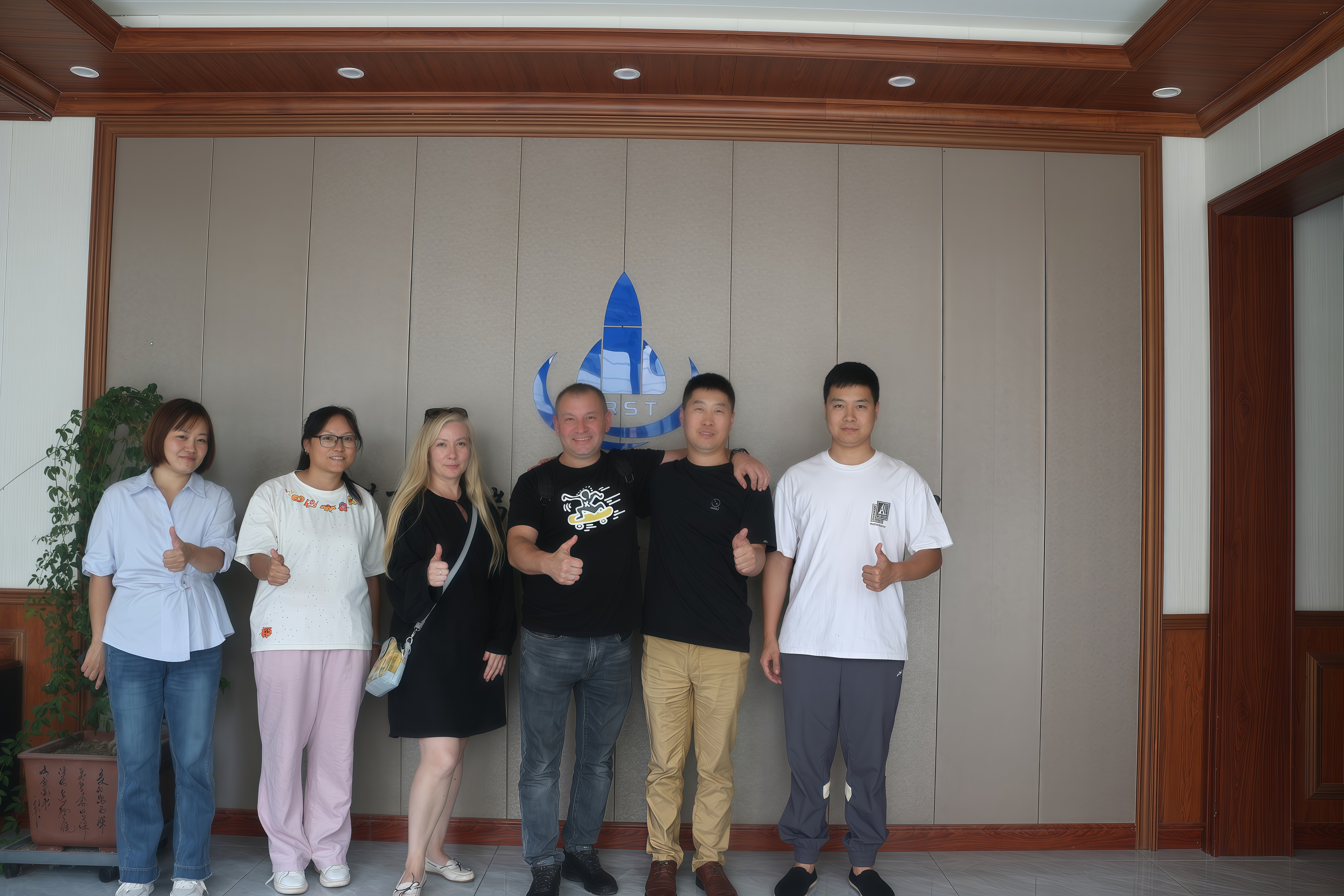 俄羅斯木業企業到訪普瑞斯特，共拓UV固化技術合作新篇章 ——定制化方案破解寒帶木材固化難題，彰顯國際競爭力